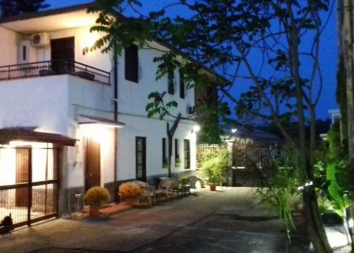 Bed & Breakfast Fontanarossa Airport -Private Parking-